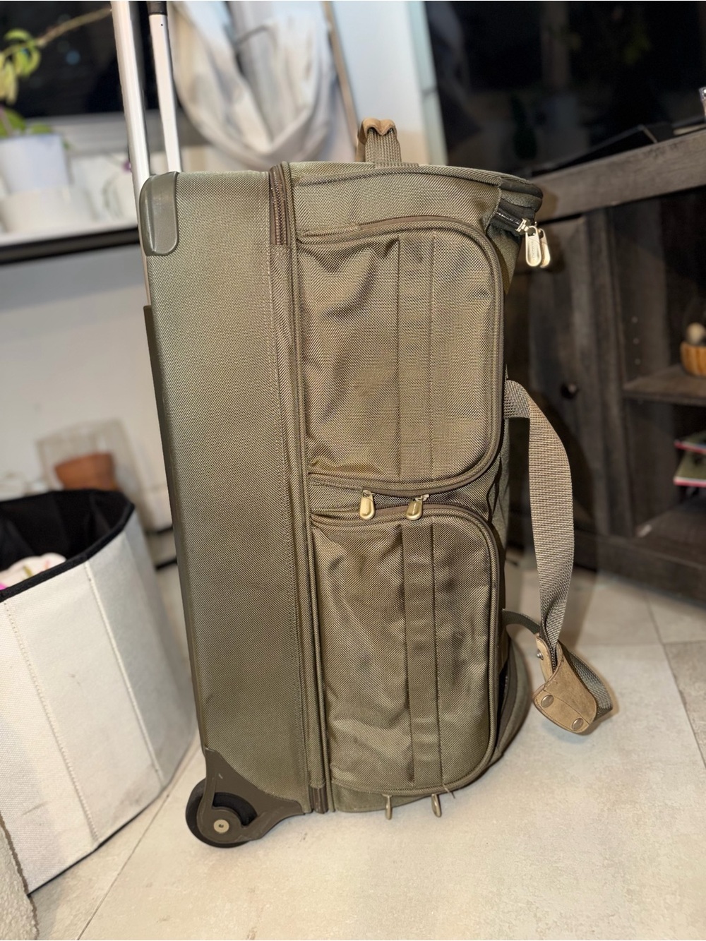 Briggs & Riley Baseline Large Two-Wheel Duffle Bag. - Picture 3 of 16